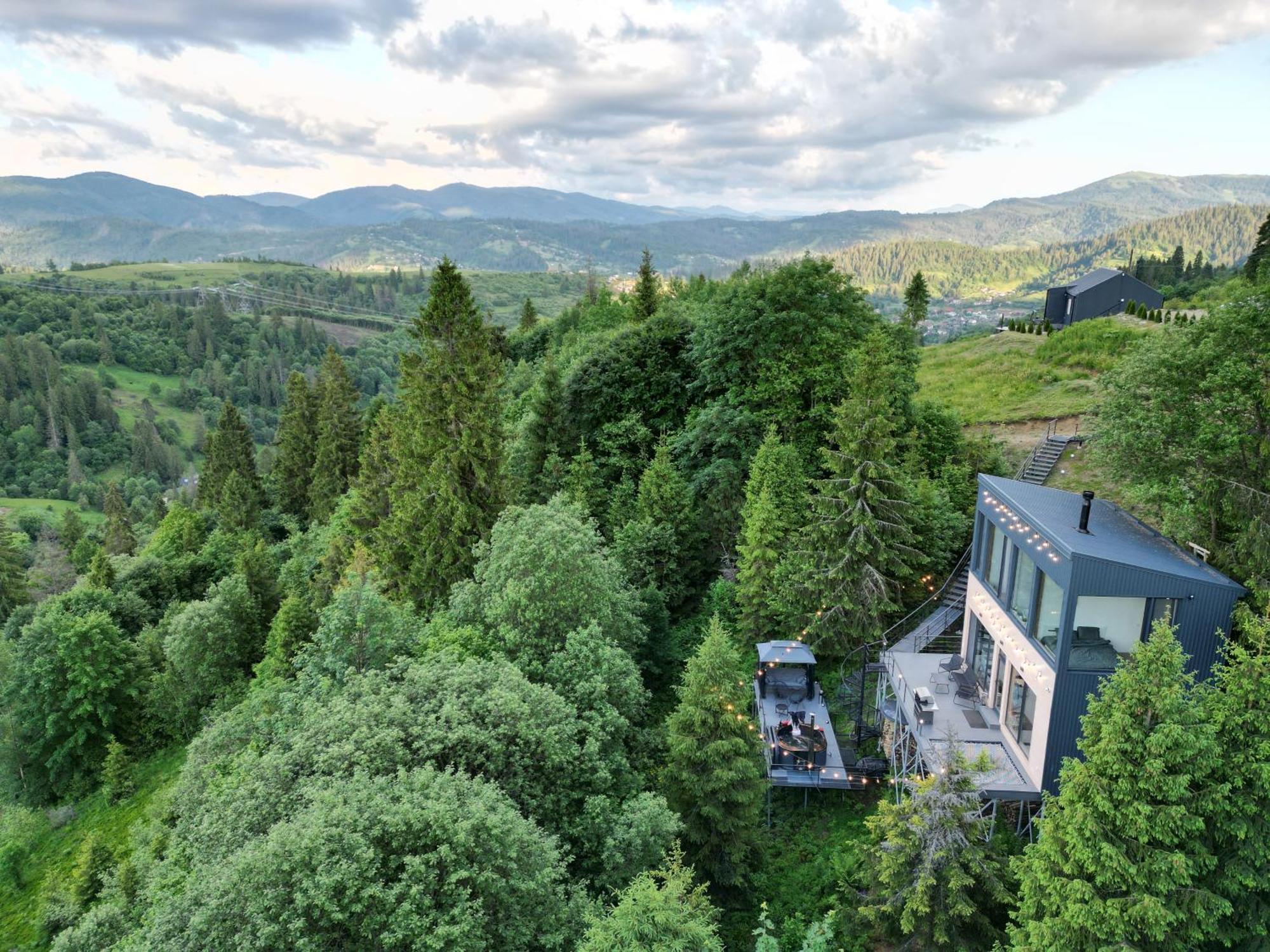 Forest Hub Chalet